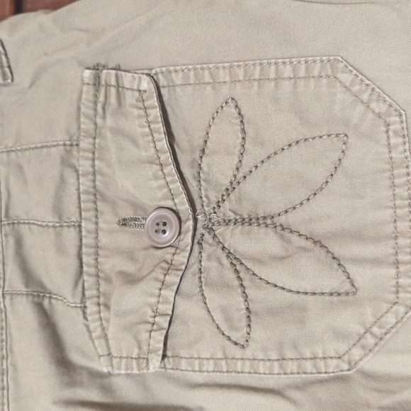 A.N.A army green Capri pants size 12 - Picture 4 of 5